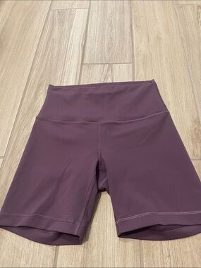 Lululemon Wunder Train High Rise Shorts 6” Grape Thistle Sz 6